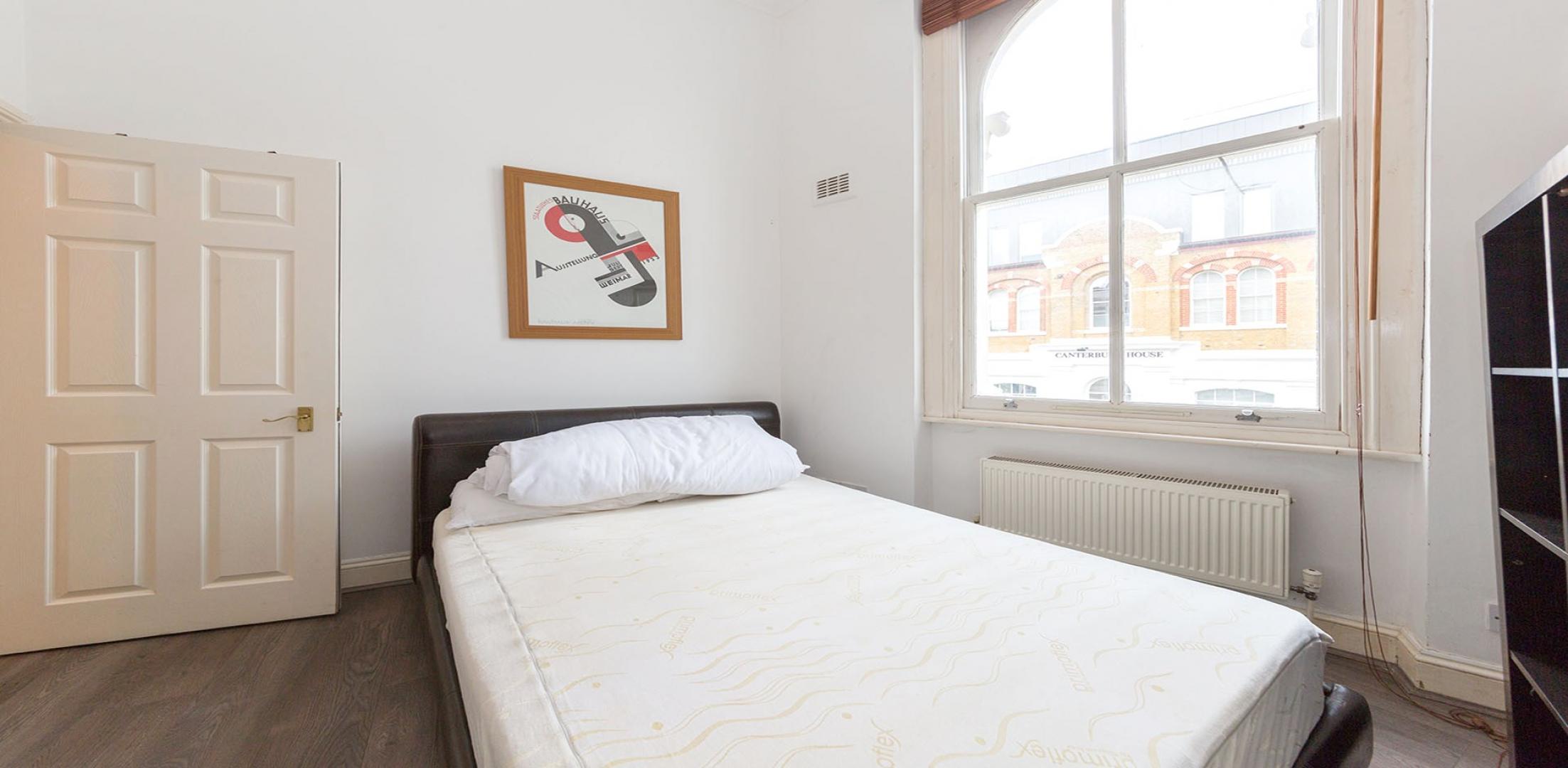 			Private Roof Terrace, 1 Bedroom, 1 bath, 1 reception Flat			 Canterbury Road, QUEENS PARK